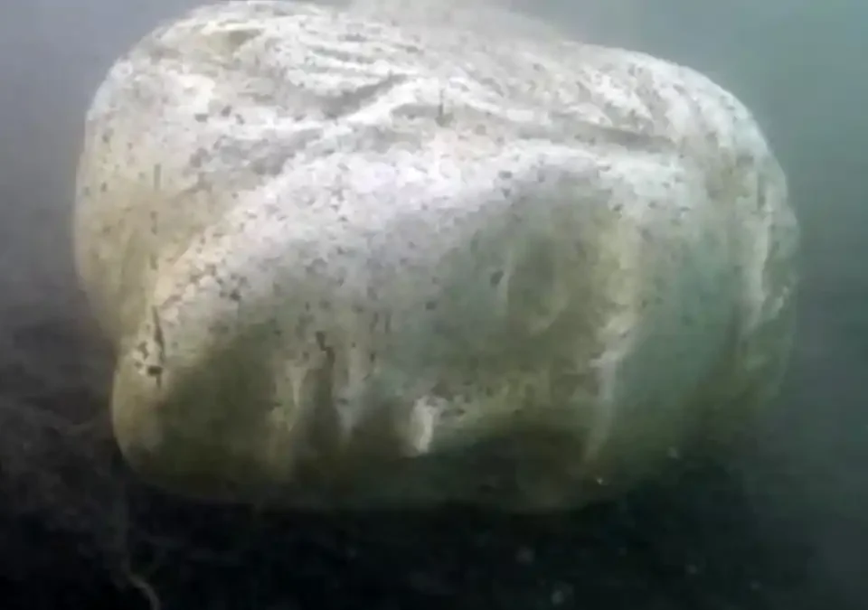 statua romana nel lago di Nemi