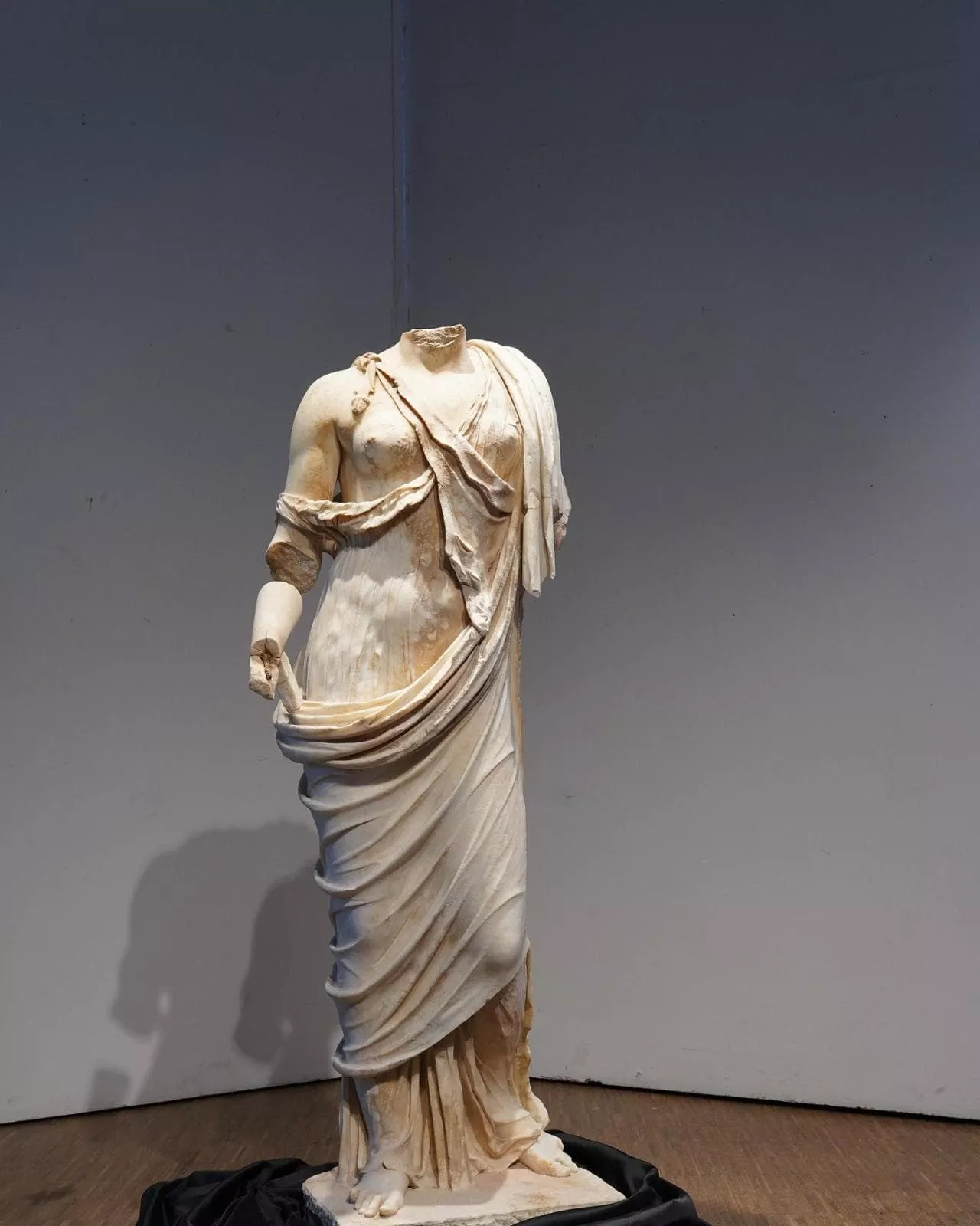 statua femminile_Castelli Romani