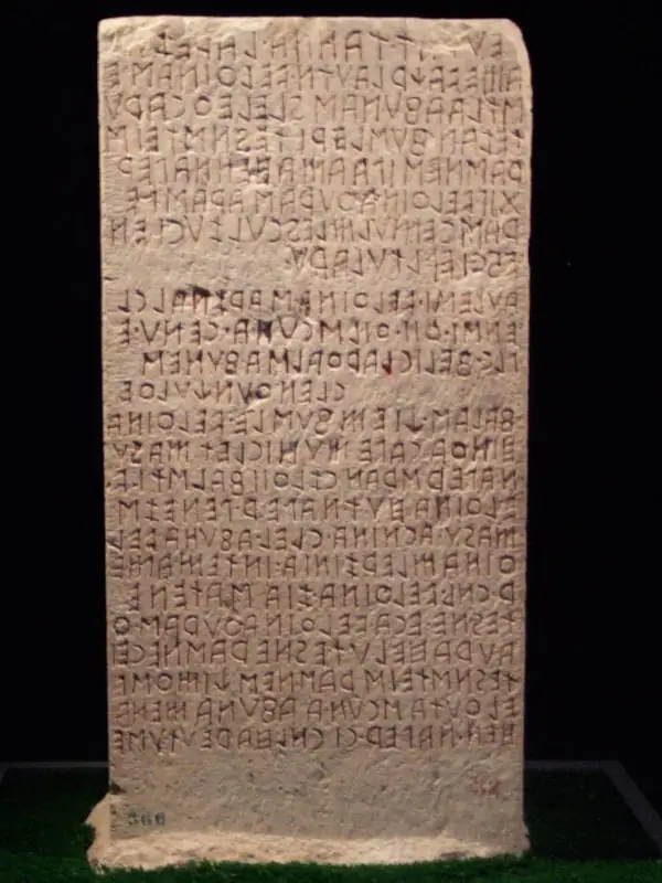 la lingua etrusca