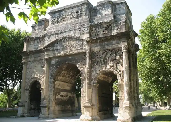 L'arco e il teatro di Orange
