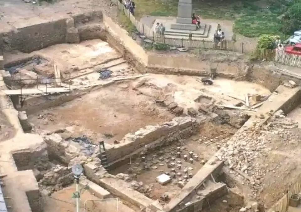 scavi presso la cattedrale di Exeter