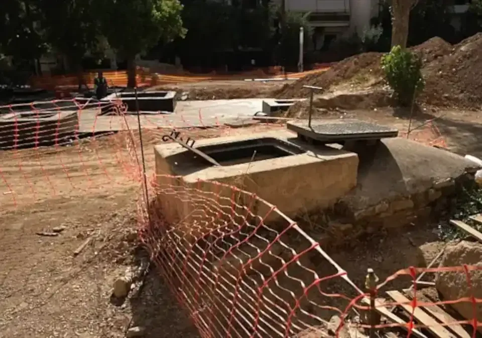 Atene attinge all'antico acquedotto romano per alleviare il caldo