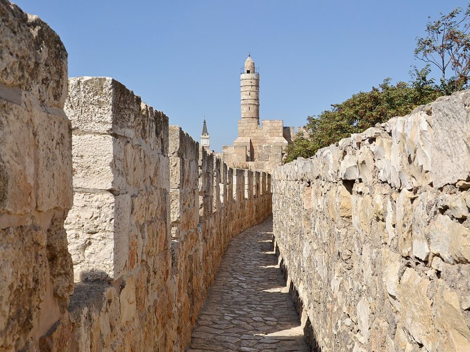 Old_City_Walls_and_Tower_of_David_in_Jerusalem